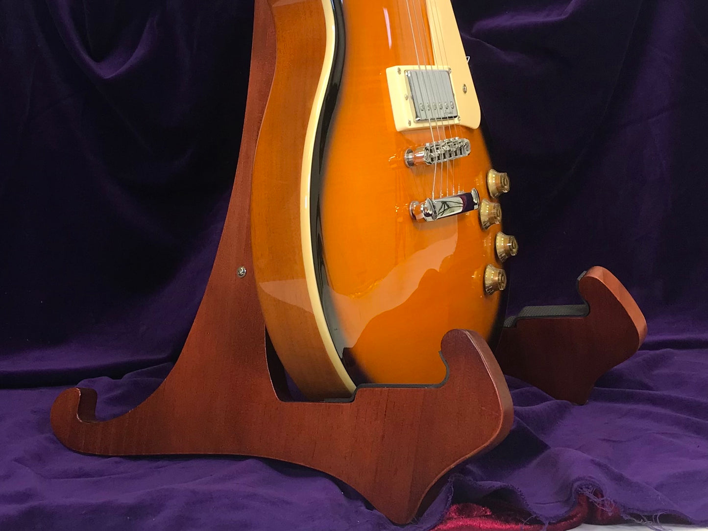 The Universal Wooden Dannan Display Guitar Stand - Mahogany