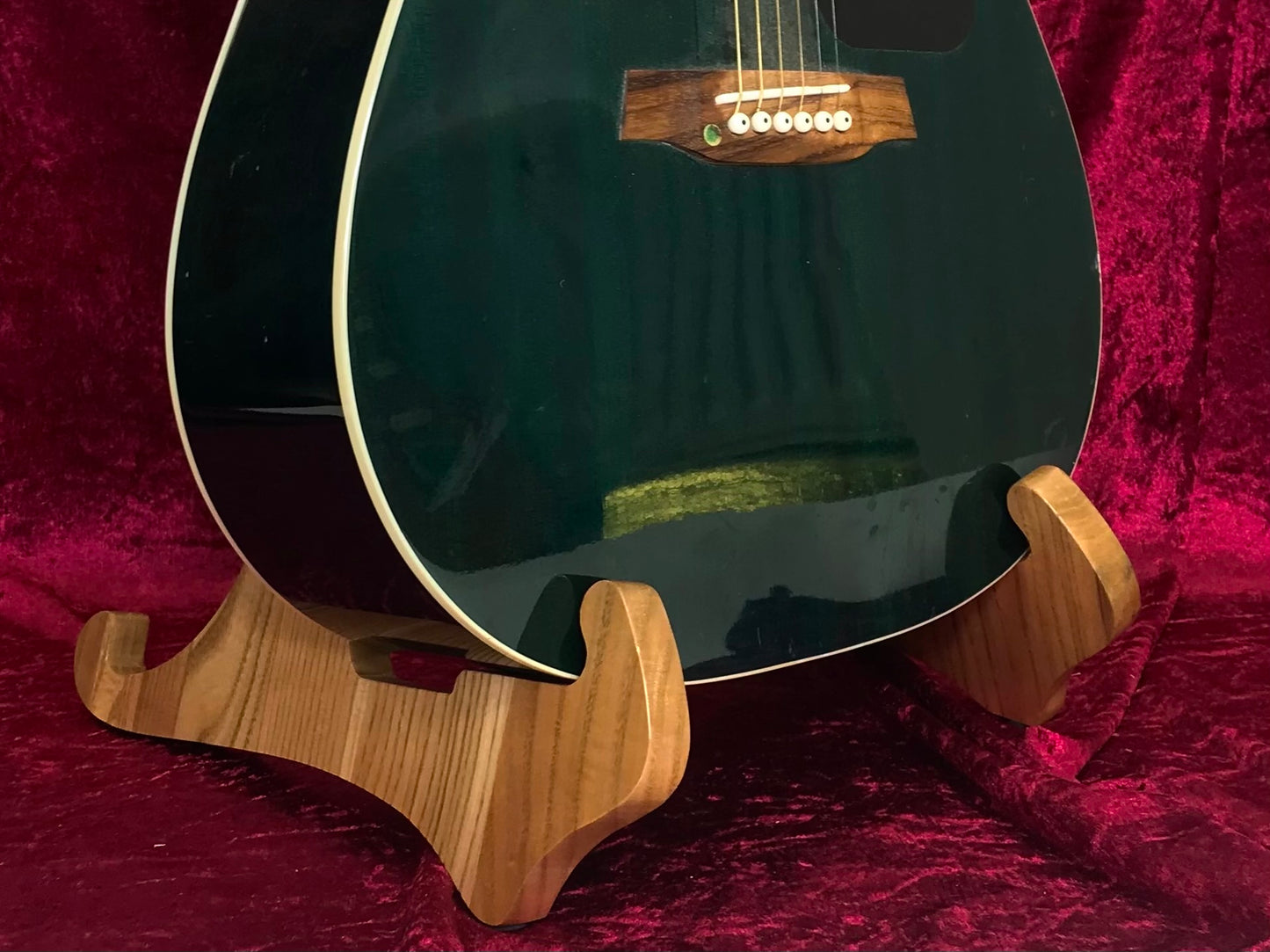 The Universal Dannan Wooden Display Guitar Stand - Light Walnut